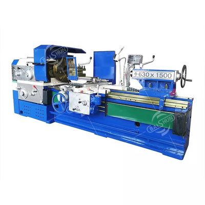 Le tour horizontal manuel tournant moteur universel