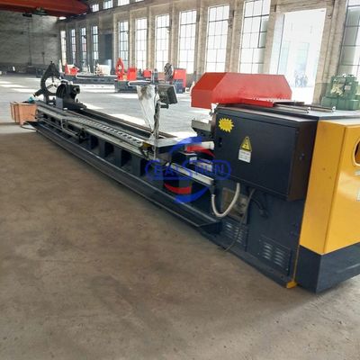 La machine à tourner à l'aide d'un tourne-disque à commande manuelle