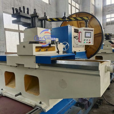 La machine à tourner à l'aide d'une flange économique tourne la flange de tour conventionnelle face à la machine à tourner