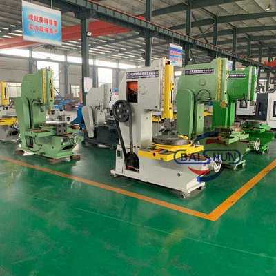 B5040 Machine à mortaiser verticale 400mm Longueur de mortaisage max. Contrôle PLC